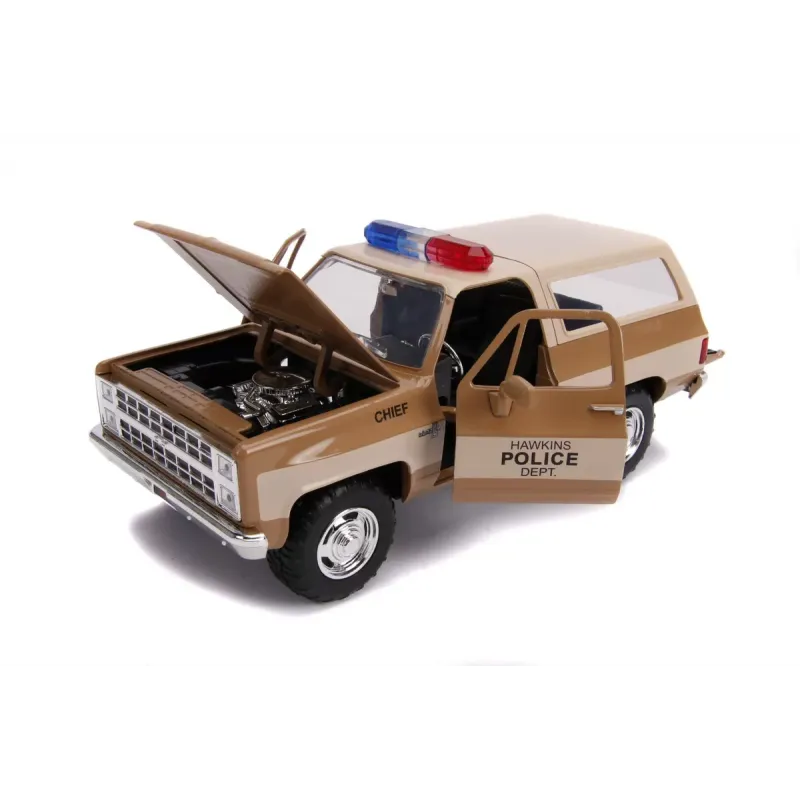 MACHETA METALICĂ 1980 CHEVY POLICE K5 SCARA 1 LA 24
