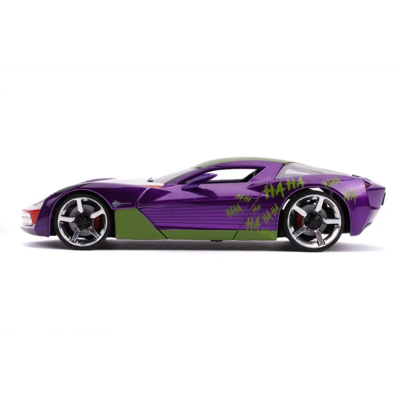 MASINUTE METALICĂ CHEVY CORVETTE STINGRAY 2009 ȘI FIGURINĂ JOKER SCARA 1:24