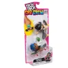 TECH DECH SK8 CREW PACHET 2 SETURI PLACA ȘI FIGURINĂ 9.6CM SAPCA NEAGRA ȘI CASCA ALBASTRA