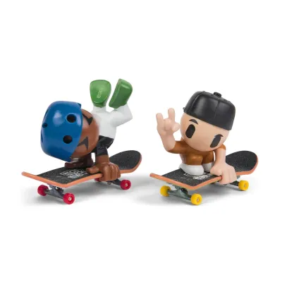 TECH DECH SK8 CREW PACHET 2 SETURI PLACA ȘI FIGURINĂ 9.6CM SAPCA NEAGRA ȘI CASCA ALBASTRA