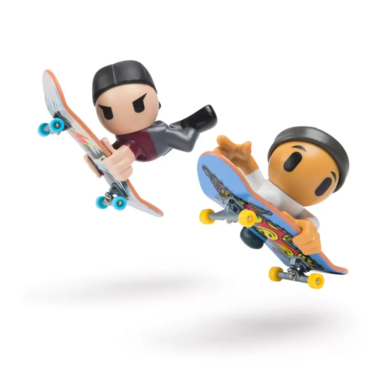 TECH DECH SK8 CREW PACHET 2 SETURI PLACA ȘI FIGURINĂ 9.6CM SAPCA NEAGRA ȘI CASCA NEAGRA