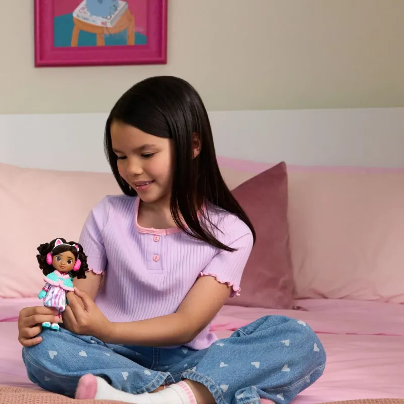 GABBYS DOLLHOUSE FILMUL PAPUSA TINUTA DE IARNA CU ACCESORII