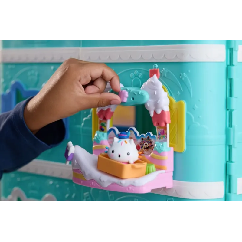 GABBYS DOLLHOUSE FILMUL SET BALCONUL DIN DULCIURI ȘI FIGURINĂ PISICĂ CAKEY CU ACCESORII