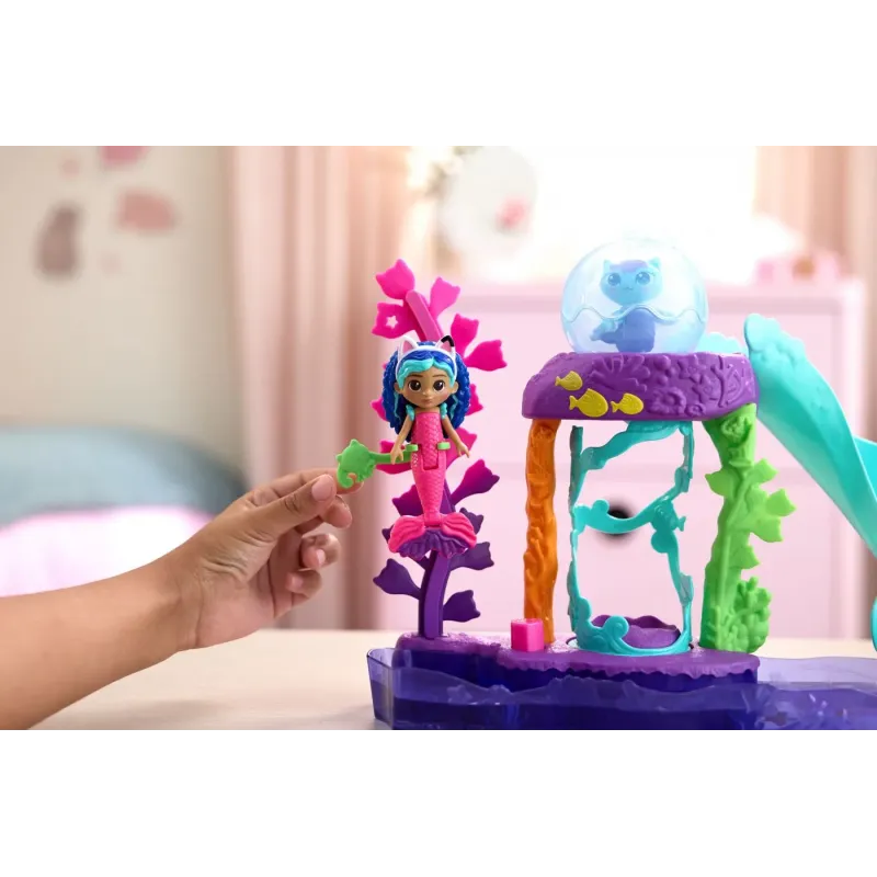 GABBYS DOLLHOUSE FILMUL SET ACVARIUL COLORAT CU FIGURINĂ ȘI ACCESORII