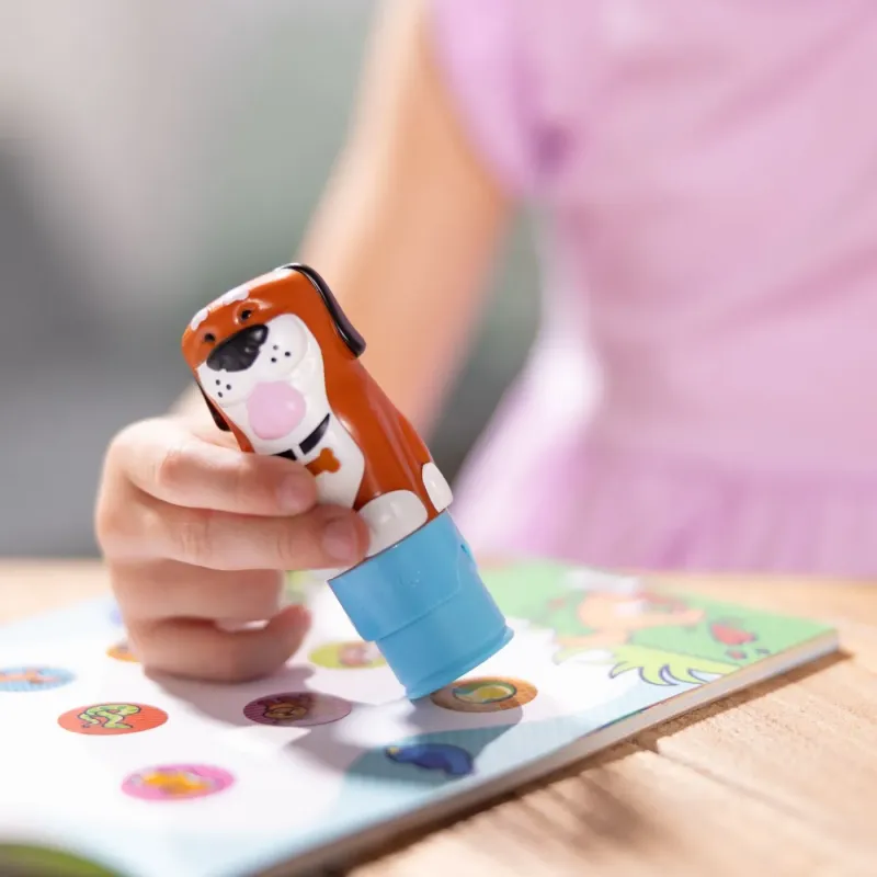 MELISSA AND DOUG SET DE JOACĂ AUTOCOLANTE ȘI STAMPILA CU CĂȚELUS REINCARCABILA