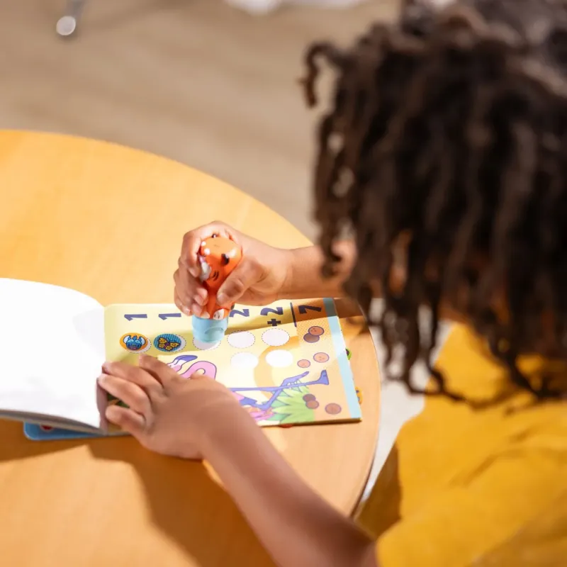 MELISSA AND DOUG SET DE JOACĂ AUTOCOLANTE ȘI STAMPILA REINCARCABILA TIGRU