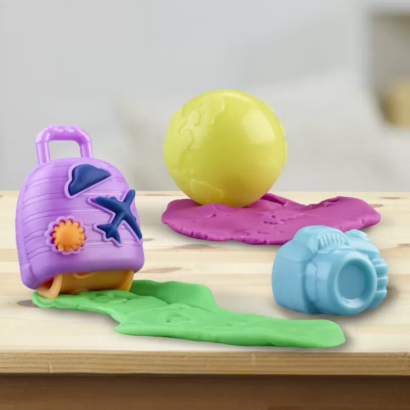 PLAY-DOH STARTERS CALATORESTE CU AVIONUL