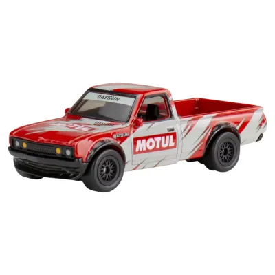 HOT WHEELS PREMIUM REAL RIDERS POP CULTURE MAȘINUȚĂ METALICĂ DATSUN 620 SCARA 1:64