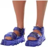 BARBIE PAPUSA BAIAT FASHIONISTAS CU TRICOU CU DUNGI ALBE ȘI PORTOCALII ȘI APARATE AUDITIVE