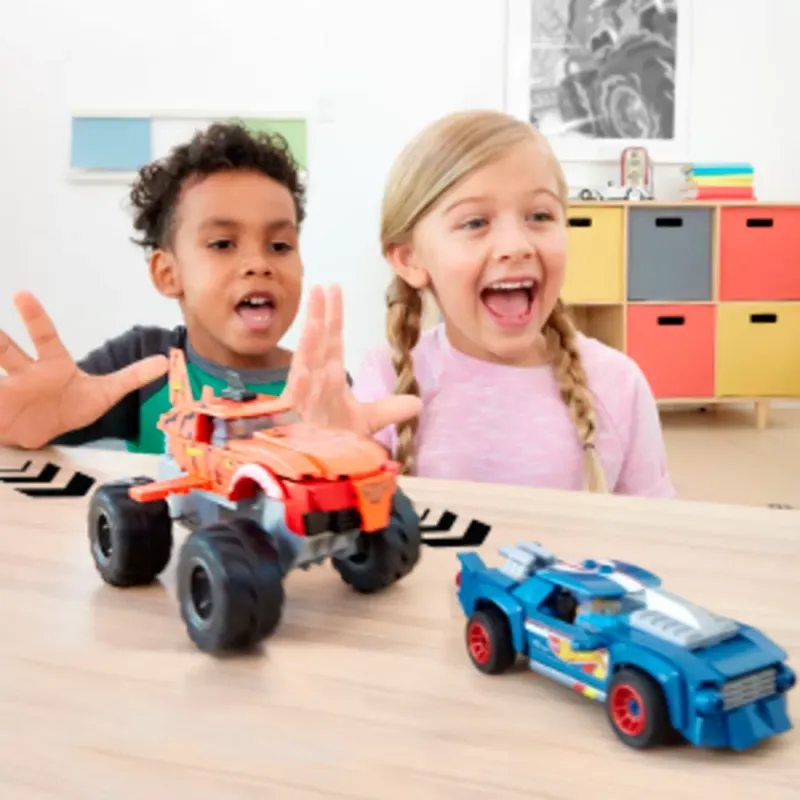 HOT WHEELS MONSTER TRUCK MEGA SET CONSTRUCTIE CURSA TIGER SHARK CHOMP