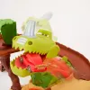 CARS SET DE JOACĂ DINO ȘI MAȘINUȚĂ CAVE FULGER MCQUEEN