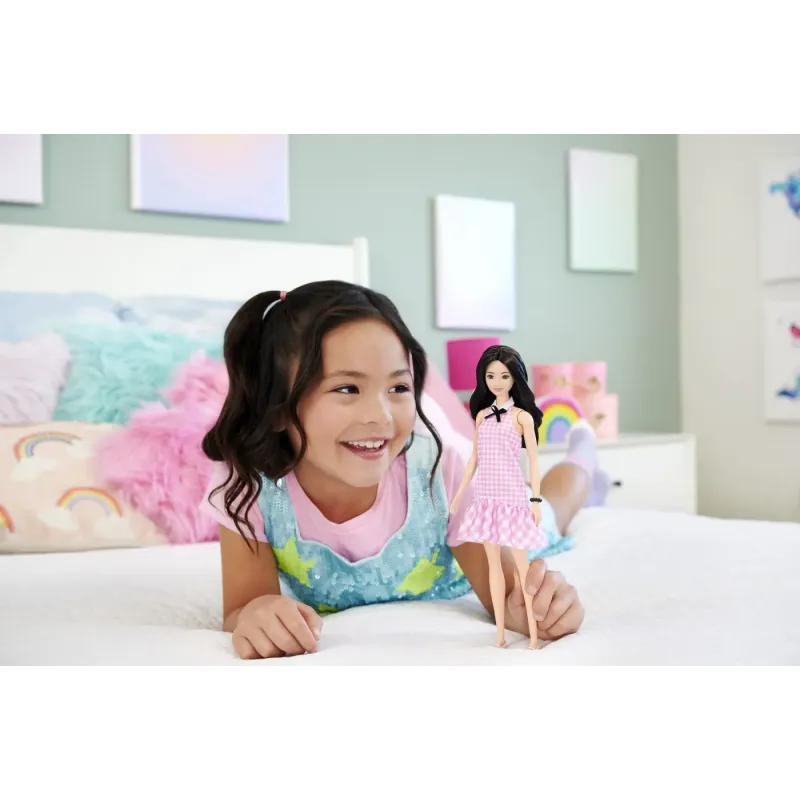 BARBIE PAPUSA BARBIE FASHIONISTAS BRUNETA CU ROCHIE ROZ IN CAROURI