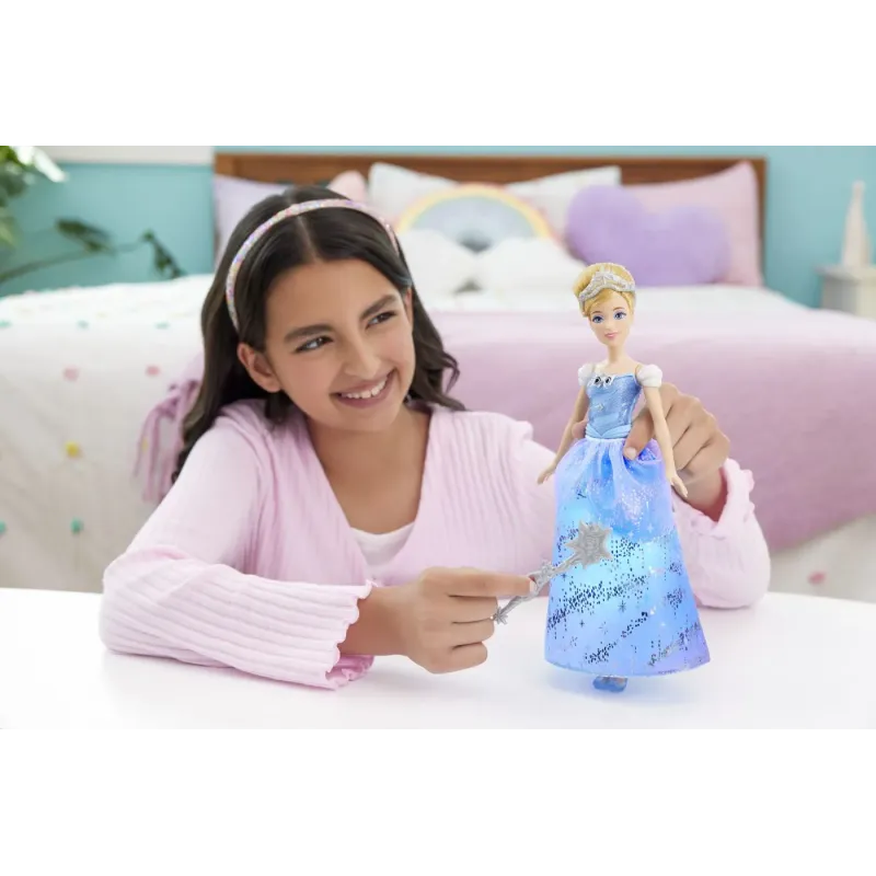 DISNEY PRINCESS PAPUSA CENUSAREASA INTERACTIVA CU ROCHIE LUMINOASA