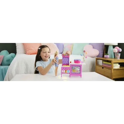 BARBIE MYSTERIES DETECTIVI PE PLAJA SET CABINA DE JOCURI ȘI PAPUSA BARBIE MALIBU CU ACCESORII