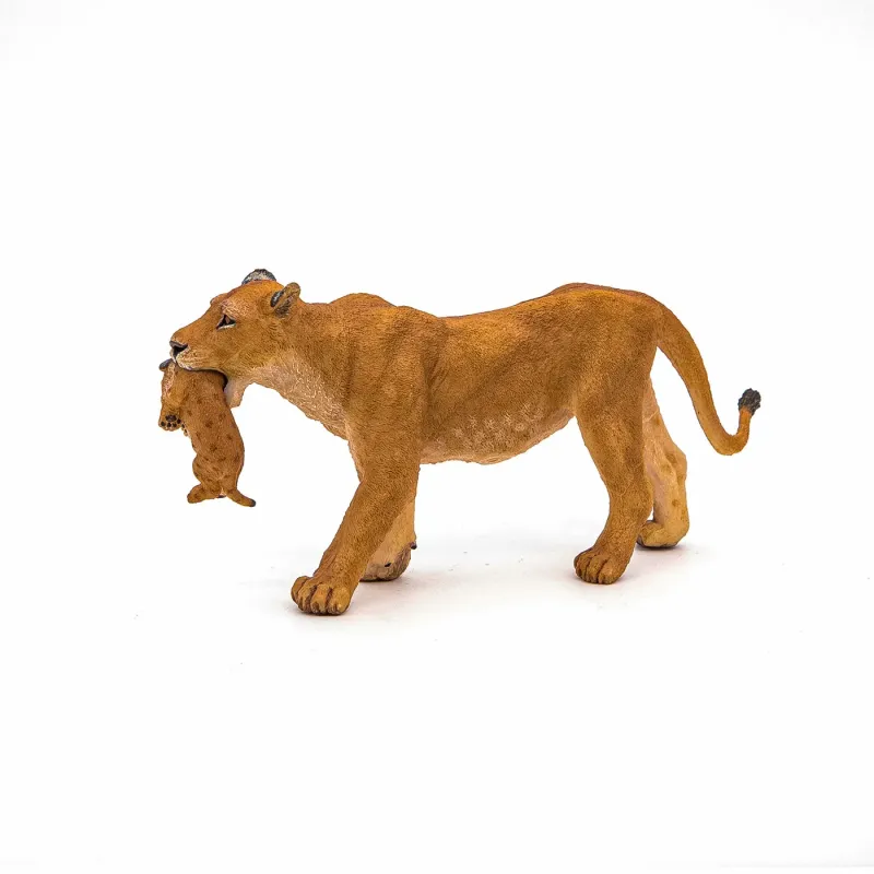 PAPO FIGURINĂ LEOAICA CU PUI