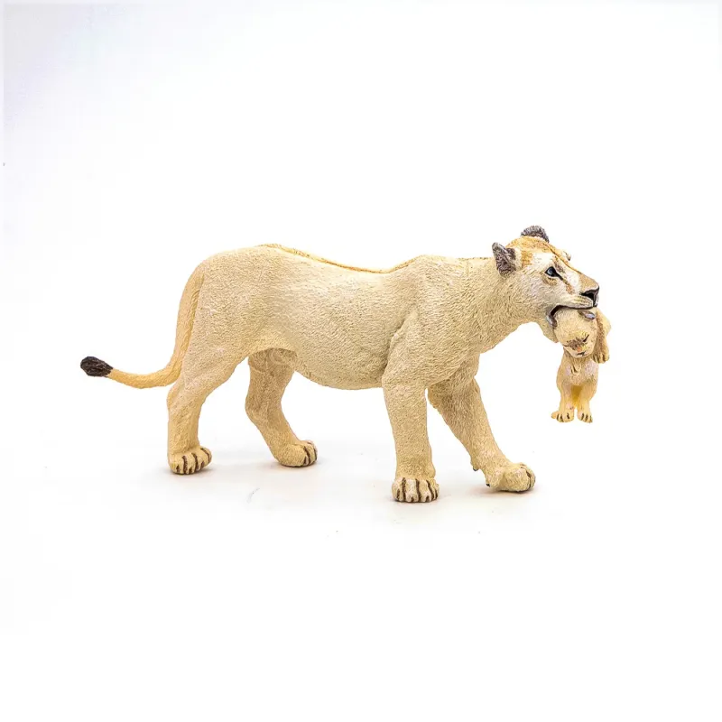 PAPO FIGURINĂ LEOAICA ALBA CU PUI