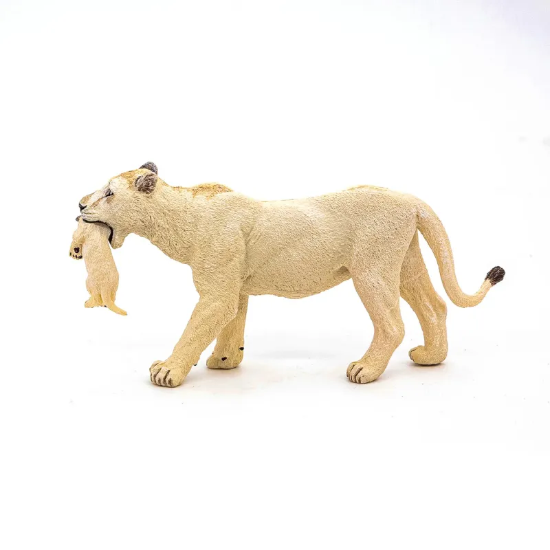 PAPO FIGURINĂ LEOAICA ALBA CU PUI