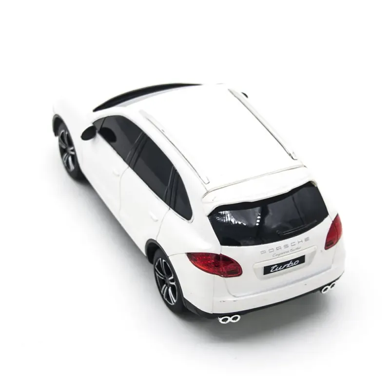 MAȘINĂ CU TELECOMANDĂ PORSCHE CAYENNE TURBO ALB CU SCARA 1 LA 24