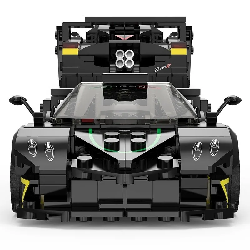 MAȘINUȚĂ CONSTRUIBILA PAGANI ZONDA R SCARA 1 LA 28