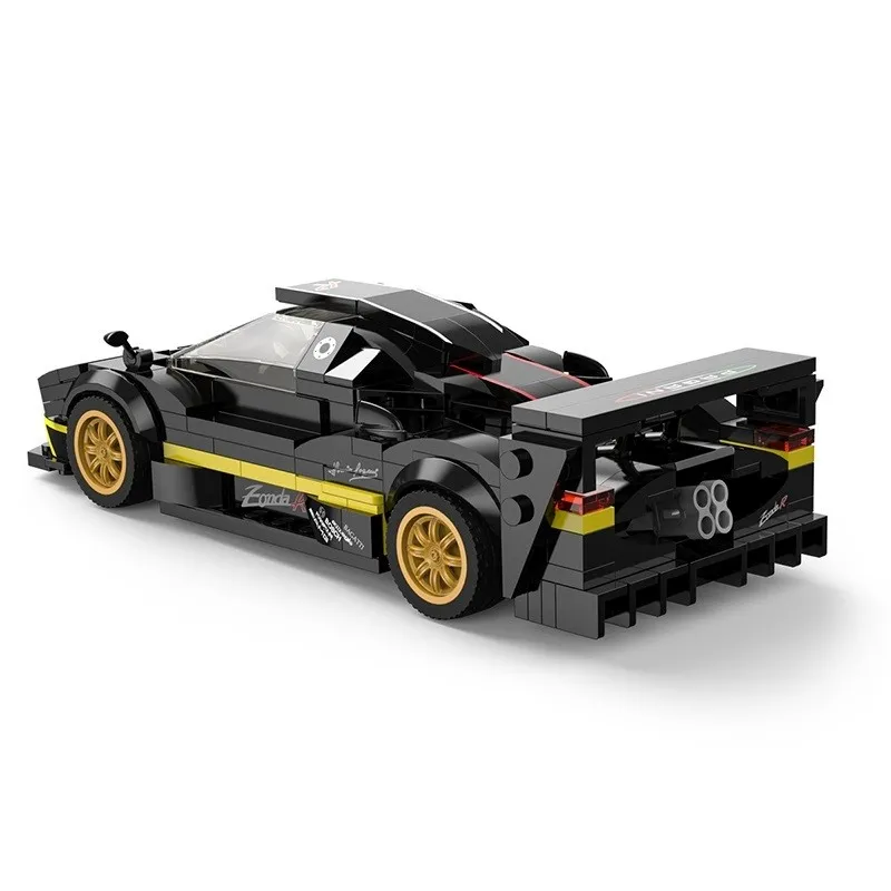 MAȘINUȚĂ CONSTRUIBILA PAGANI ZONDA R SCARA 1 LA 28