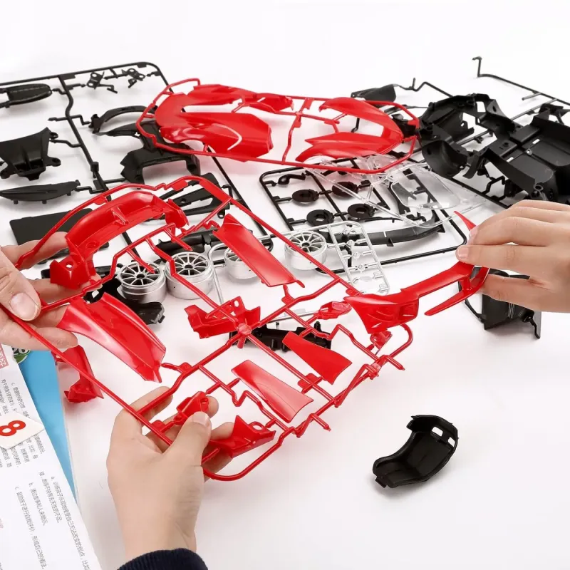 MAȘINUȚĂ CONSTRUIBILA CU TELECOMANDĂ FERRARI FXXK EVO SCARA 1 LA 18