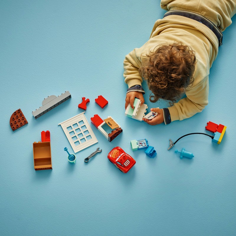 LEGO DUPLO - Vizita lui McQueen la garajul lui Doc - 10456