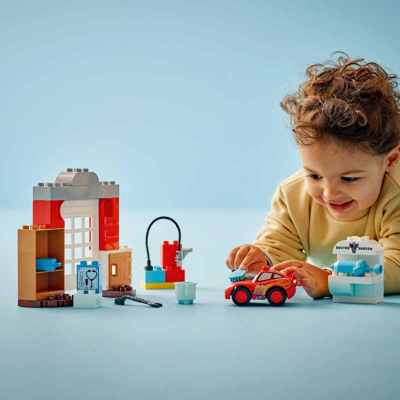 LEGO DUPLO - Vizita lui McQueen la garajul lui Doc - 10456