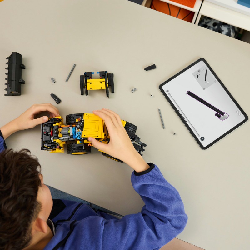 LEGO Technic - Încarcator frontal Volvo L120 Electric - 42209