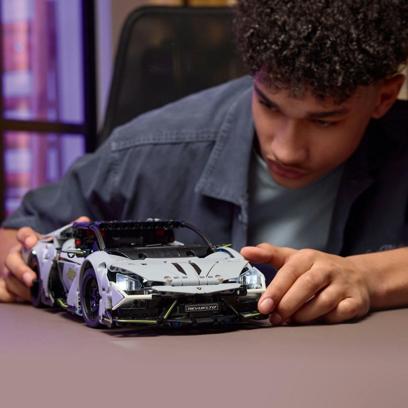 LEGO Technic - Supermasina sport Lamborghini Revuelto - 42214
