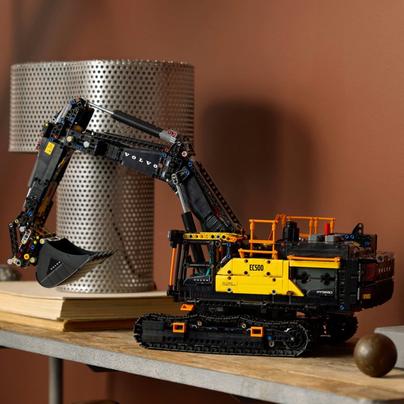 LEGO Technic - Excavator Volvo EC500 Hybrid - 42215