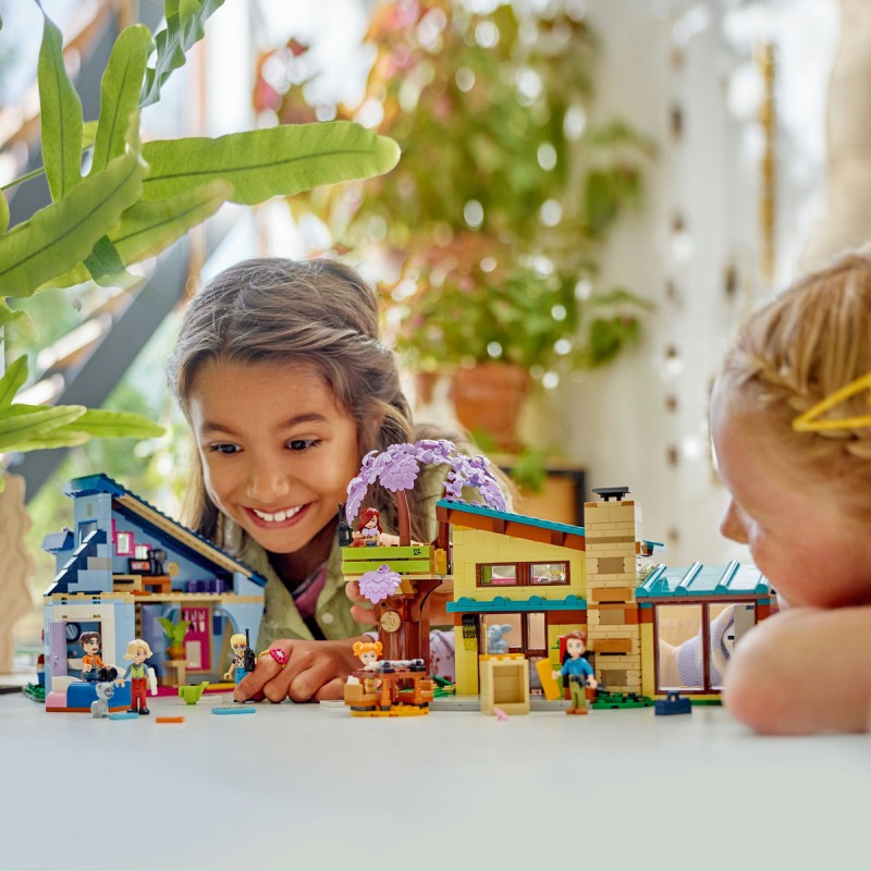 LEGO Friends - Casele lui Olly si Paisley - 42620