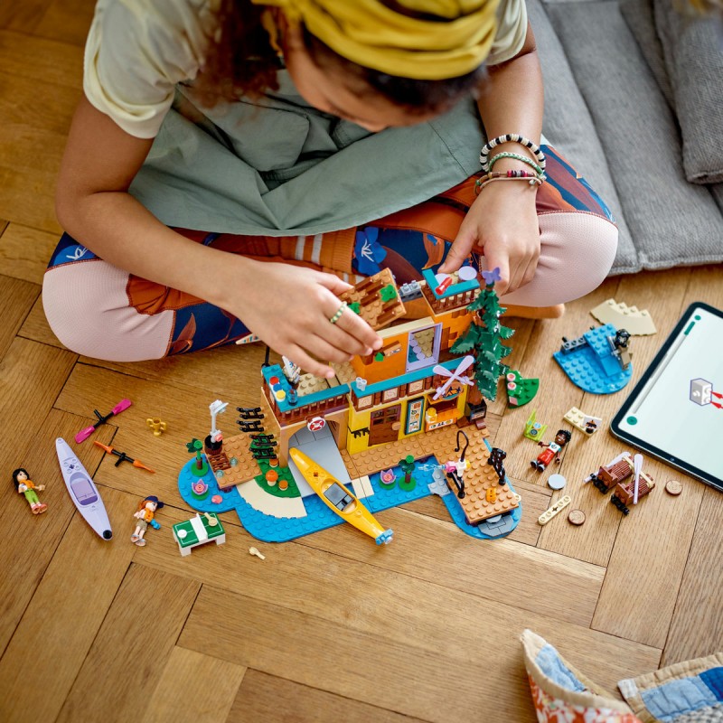 LEGO Friends - Sporturi nautice în tabara de aventuri - 42626