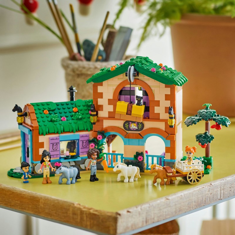 LEGO Friends - Fermă şi grajd pentru ponei - 42654