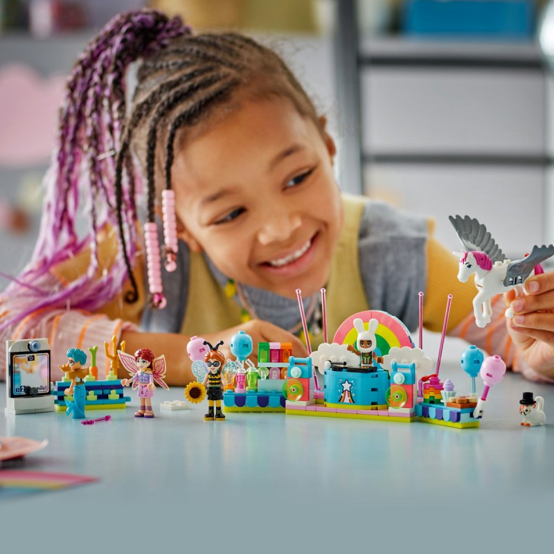 LEGO Friends - Bal mascat cu unicornul şi zâna - 42661