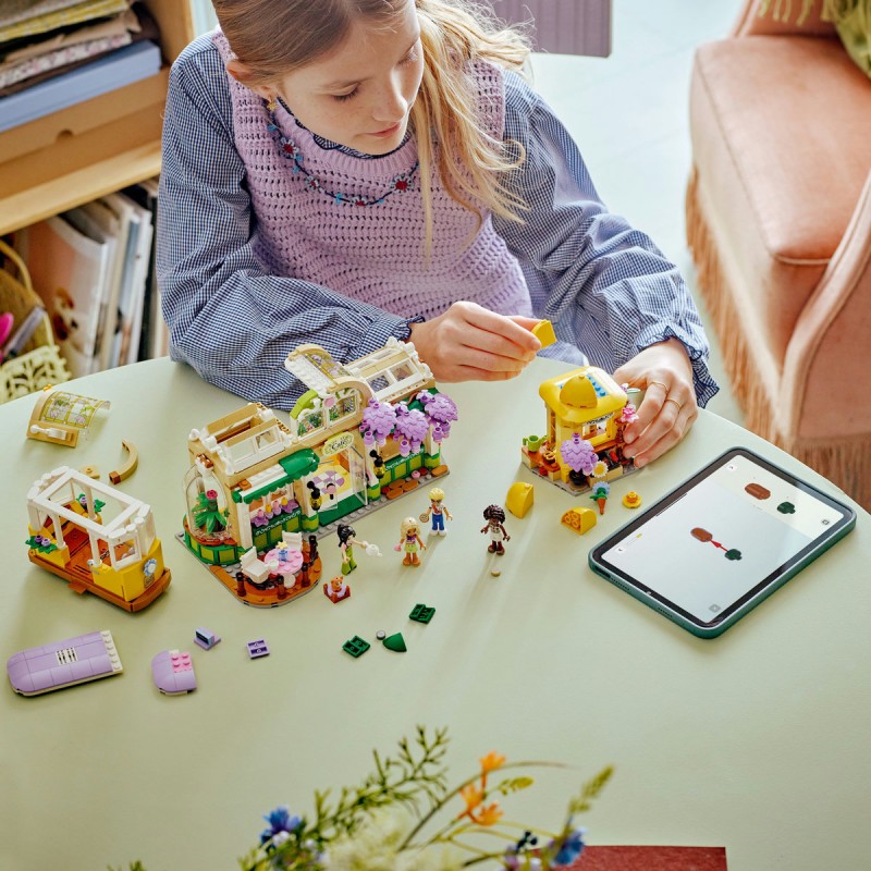 LEGO Friends - Cafenea cu multe plante şi florărie - 42671