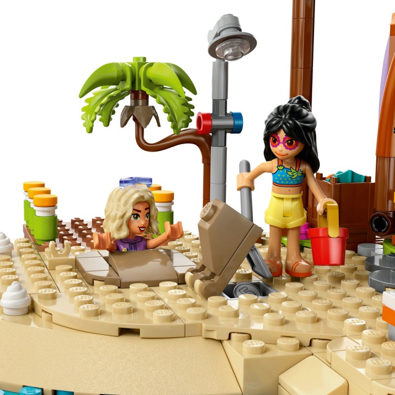 LEGO Friends - Staţiune de pe litoral pentru vacanţă cu familia - 42673