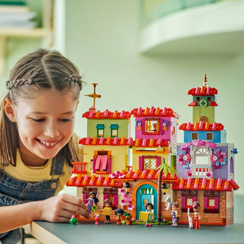 LEGO Disney - Casa magica a familiei Madrigal - 43245
