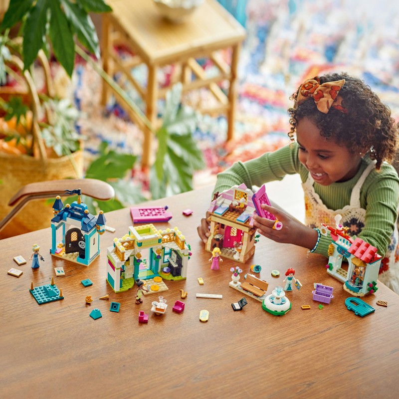LEGO Disney - Aventura printeselor Disney la piata - 43246