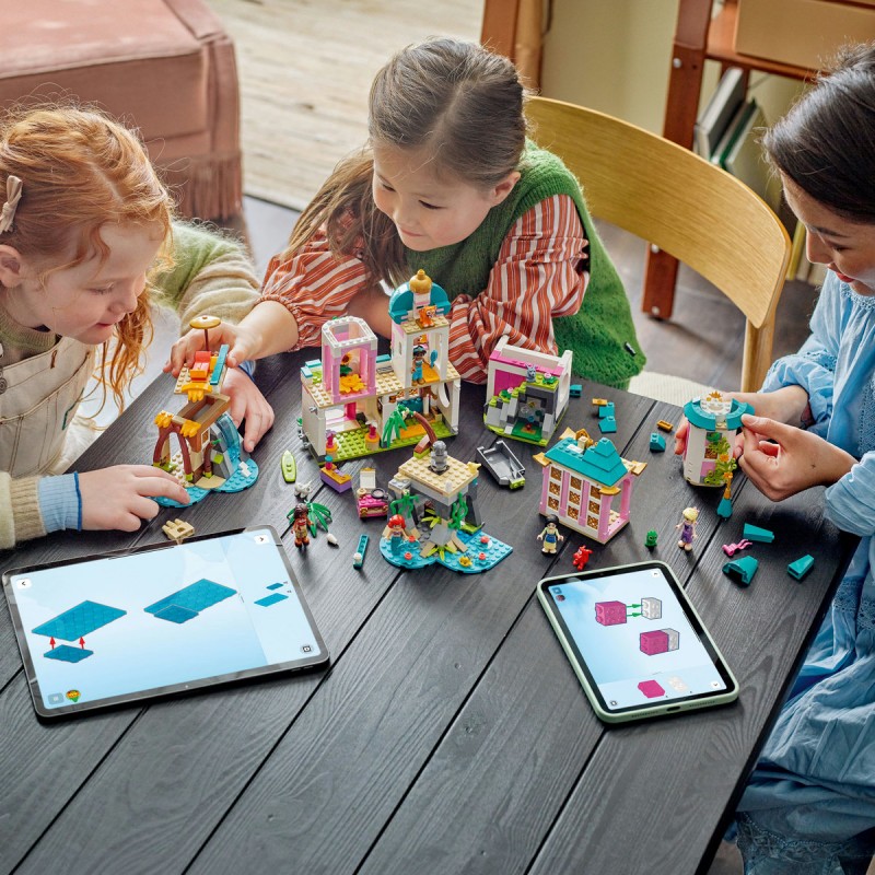 LEGO Disney - Castel de prinţesă şi animăluţe regale - 43267