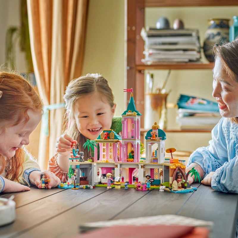LEGO Disney - Castel de prinţesă şi animăluţe regale - 43267