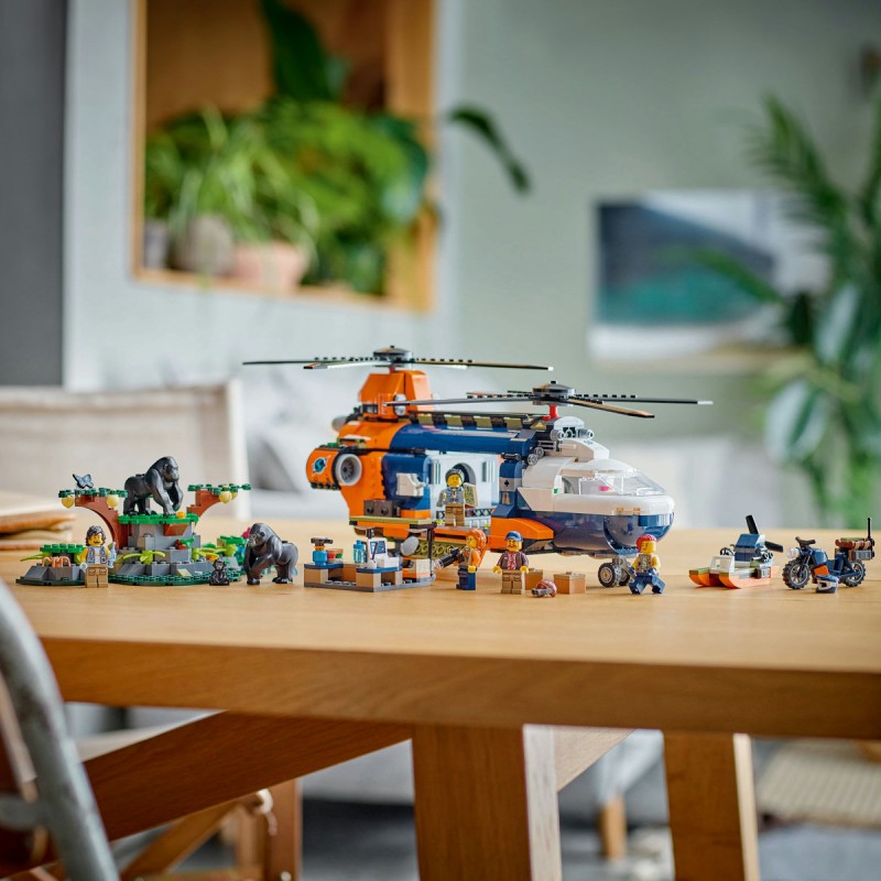 LEGO City - Elicopterul unui explorator al junglei la tabara de baza - 60437