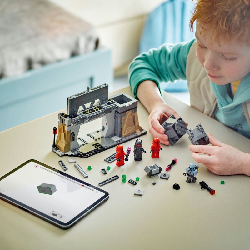 LEGO Star Wars - Lupta dintre Paz Vizsla™ si Moff Gideon™ - 75386