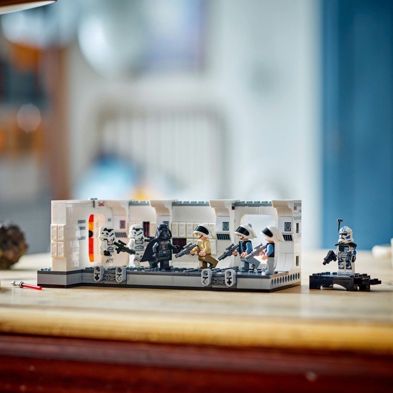 LEGO Star Wars - Îmbarcarea pe Tantive IV™ - 75387