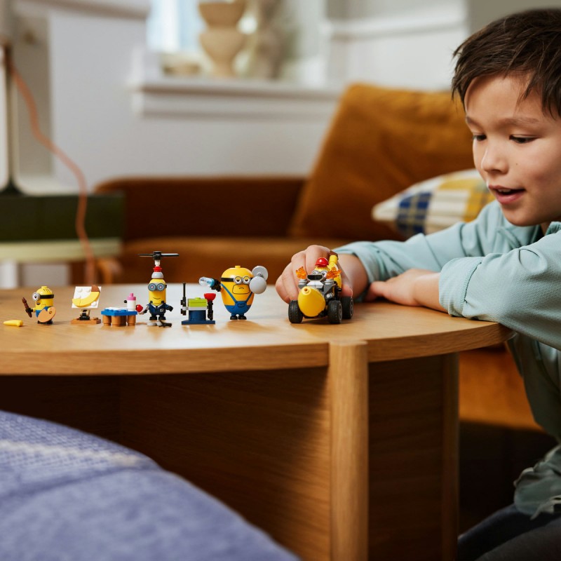 LEGO Minions - Minionii si masina-banana - 75580