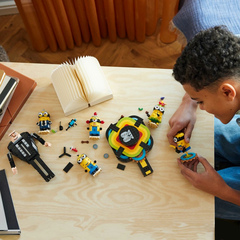 LEGO Minions - Gru si minionii din caramizi - 75582