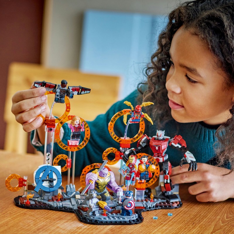 LEGO Marvel Super Heroes - Razbunatorii: Sfarsitul jocului Batalia finala - 76323