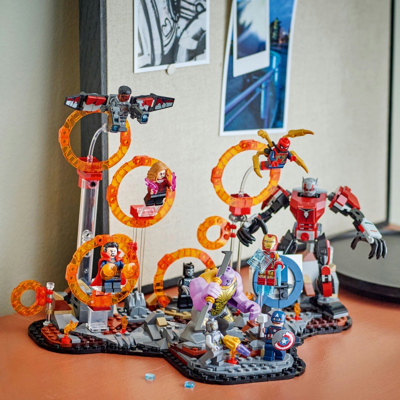 LEGO Marvel Super Heroes - Razbunatorii: Sfarsitul jocului Batalia finala - 76323
