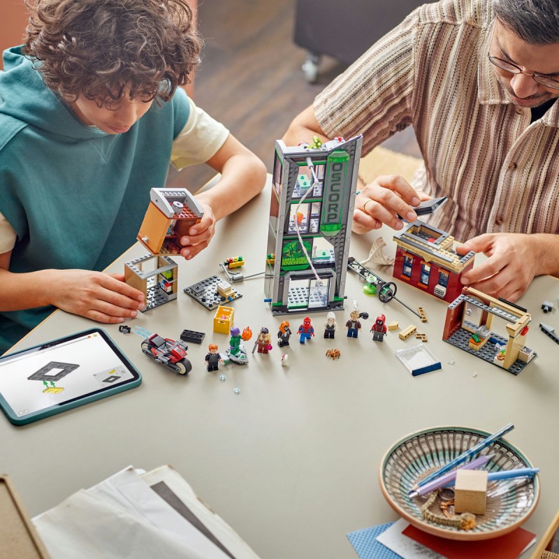 LEGO Marvel Super Heroes - Omul-Paianjen vs Oscorp - 76324