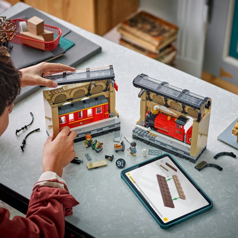 LEGO Harry Potter - Colţul cu cărţi: Expresul Hogwarts - 76450